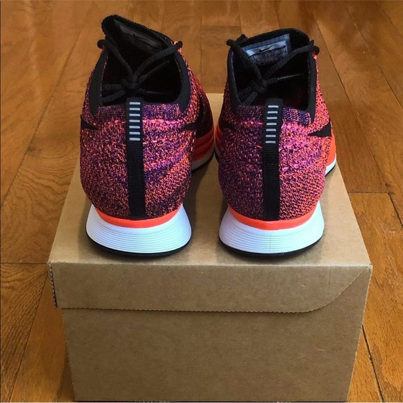 Nike Flyknit RacerHyperOrange/VividPurpleAcaiBerry - Picture 6 of 10